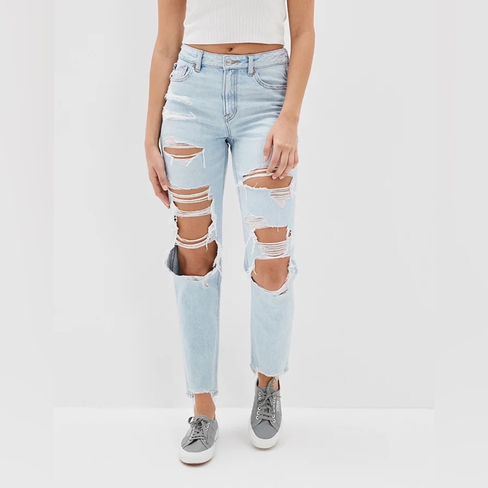 AE Strigid Ripped Mom Jean